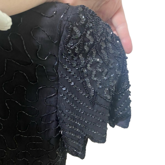 SILK BEADED & SEQUIN TOP W DECORATIVE HEM & SLEEVE EDGING LINED VINTAGE EUC SZ L - Picture 7 of 11